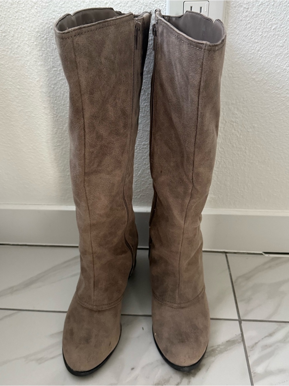 Fergalicious Leesa Taupe Suede Knee-High Lace-Back Boots - size 8 WIDE - Picture 4 of 10